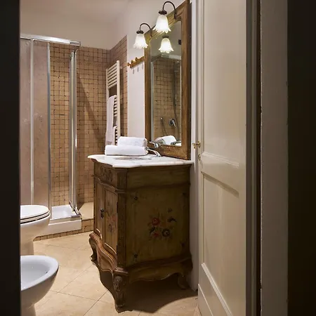 Charming & Authentic 1br In Historic Center, Near The Duomo *
