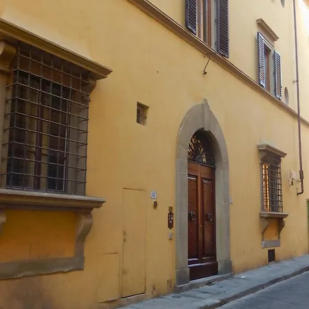 Apartment Charming & Authentic 1br In Historic Center, Near The Duomo