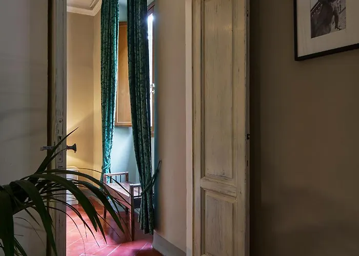 Charming & Authentic 1br In Historic Center, Near The Duomo Apartmán *